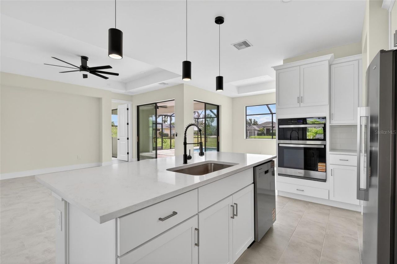 817 NW 38th Place, Cape Coral, FL 33993 Photo