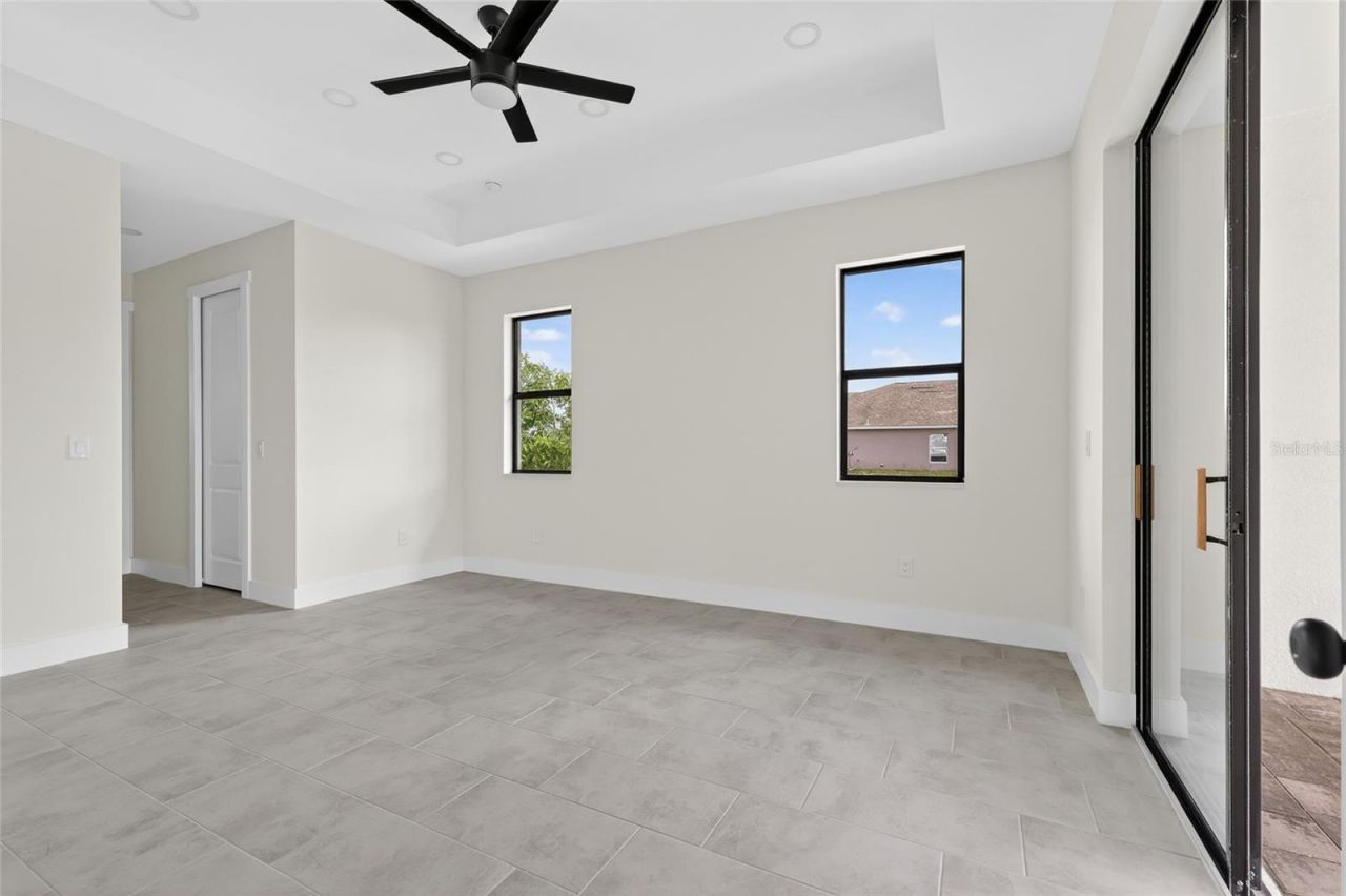 817 NW 38th Place, Cape Coral, FL 33993 Photo