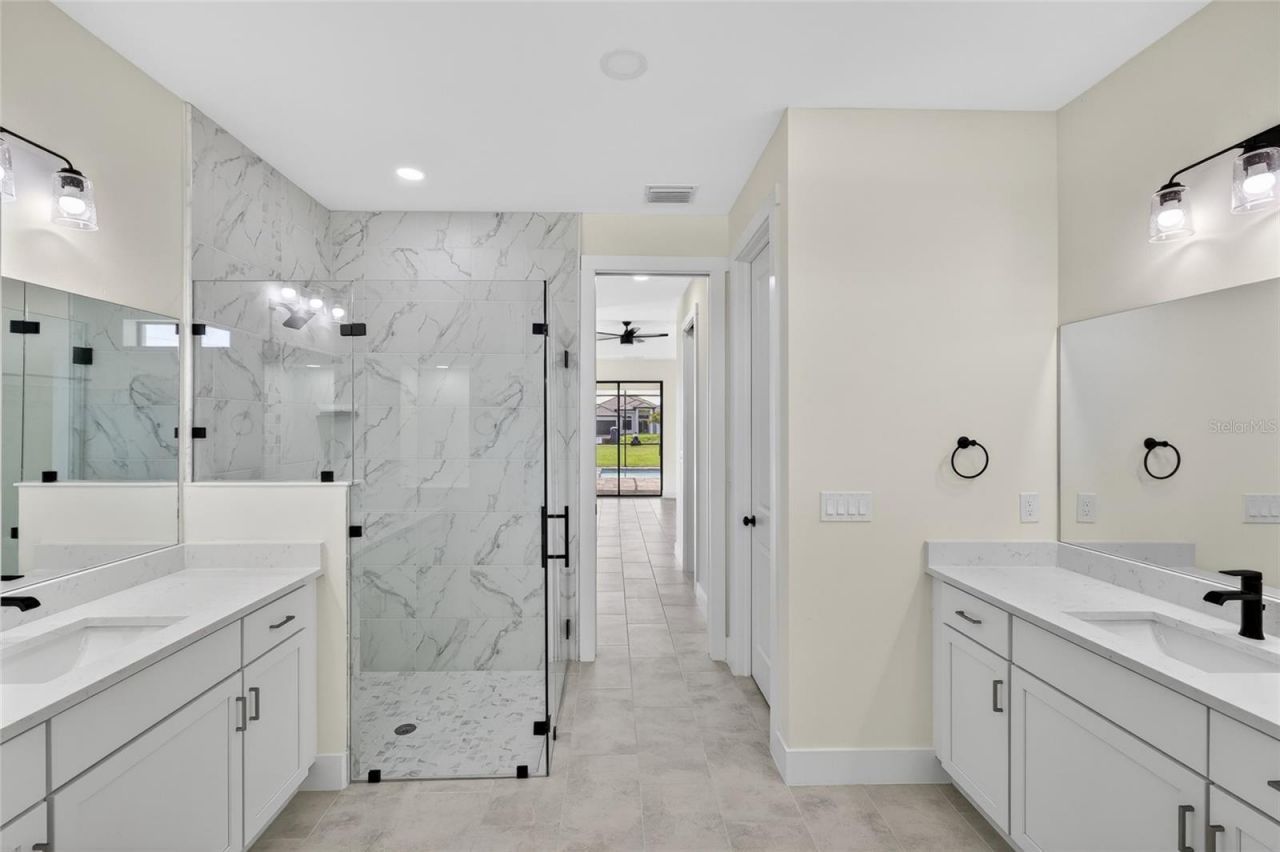 817 NW 38th Place, Cape Coral, FL 33993 Photo