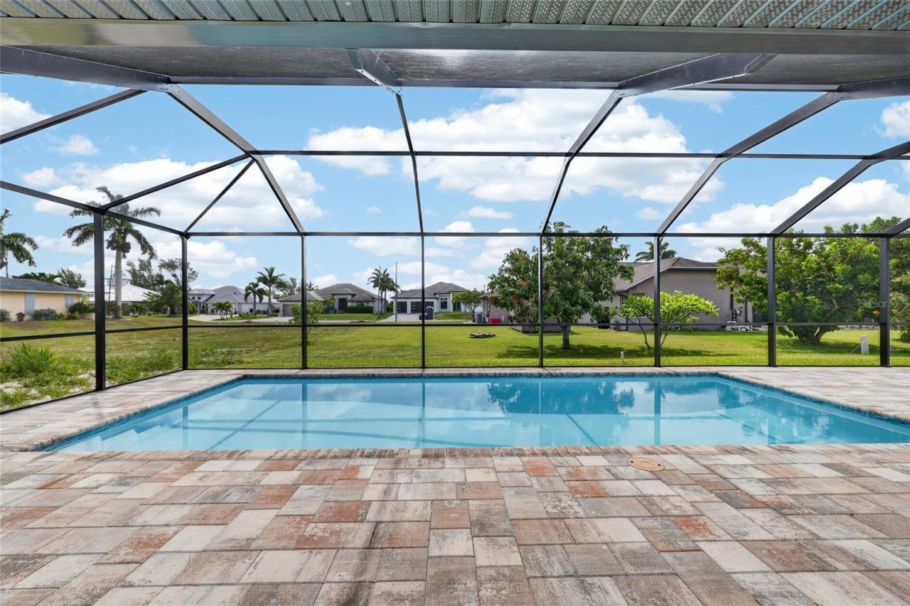 817 NW 38th Place, Cape Coral, FL 33993 Photo