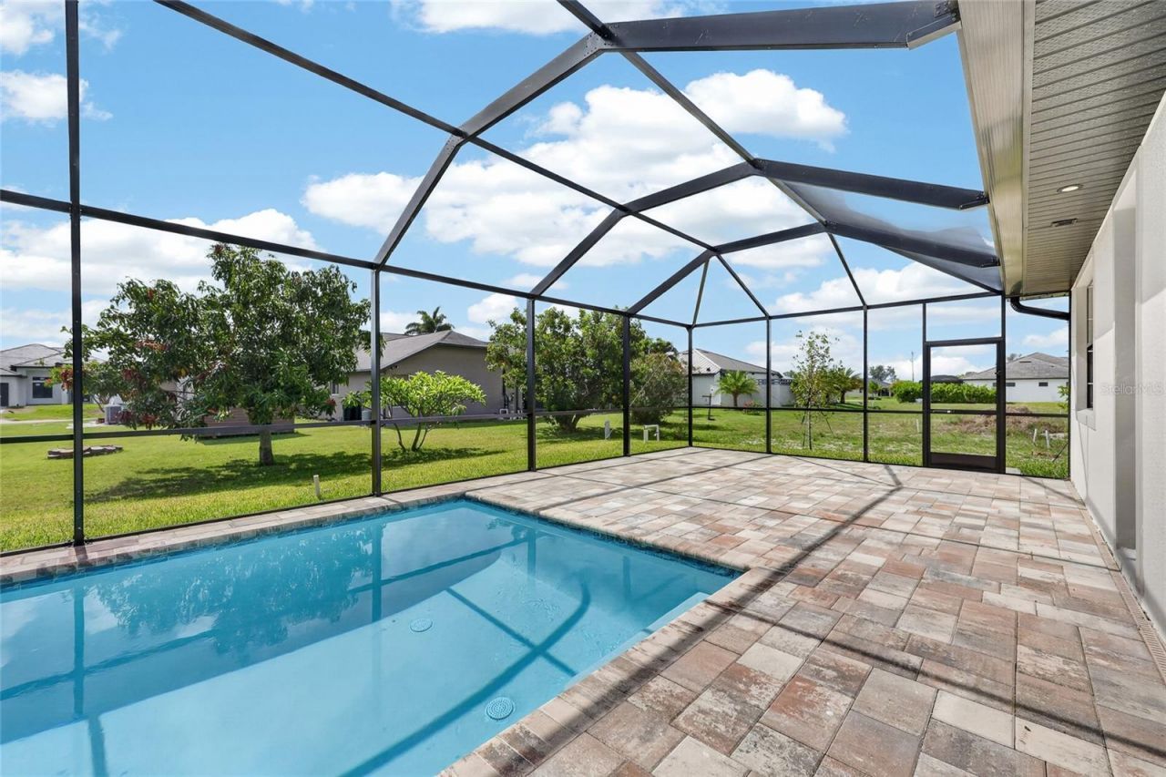 817 NW 38th Place, Cape Coral, FL 33993 Photo