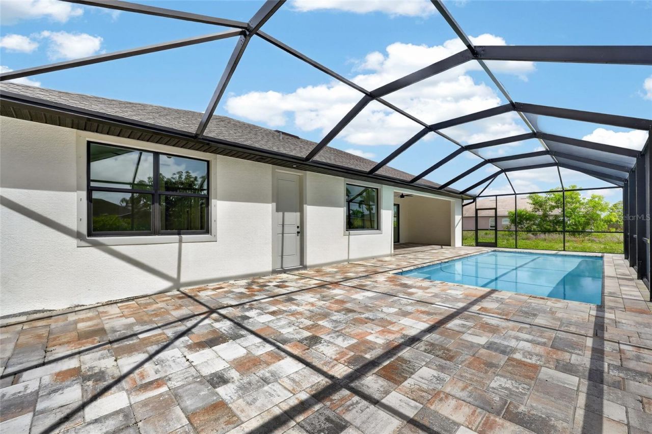 817 NW 38th Place, Cape Coral, FL 33993 Photo