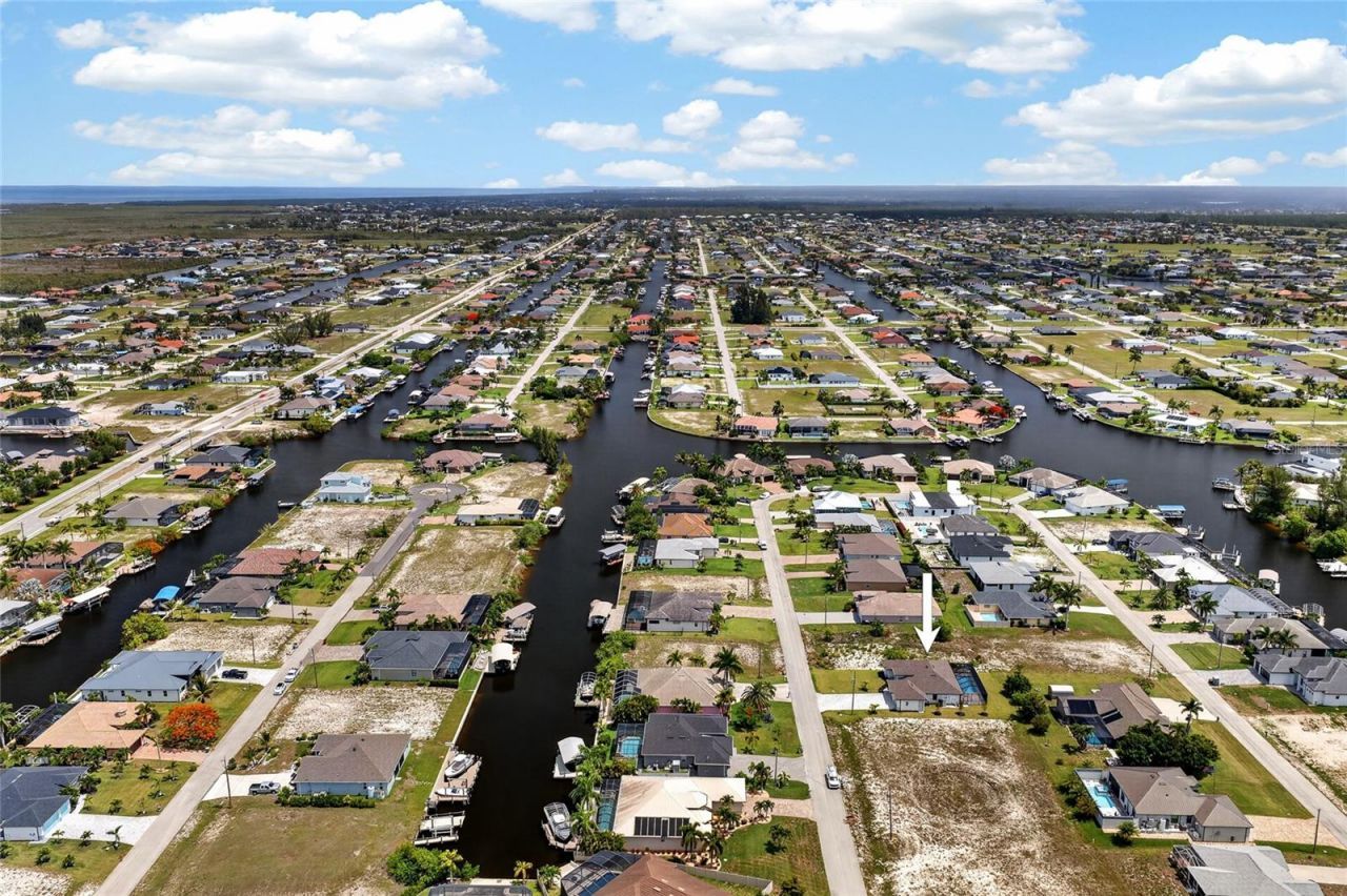 817 NW 38th Place, Cape Coral, FL 33993 Photo
