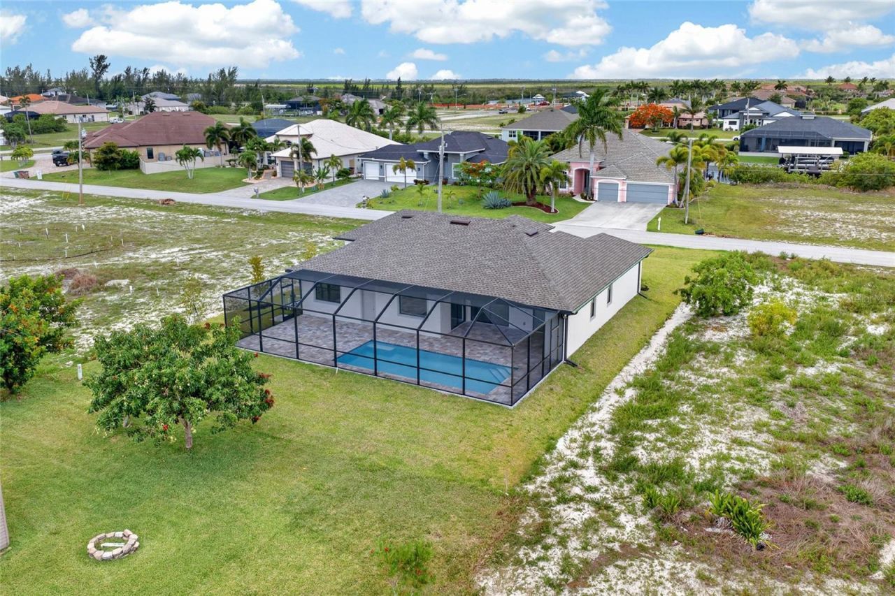 817 NW 38th Place, Cape Coral, FL 33993 Photo