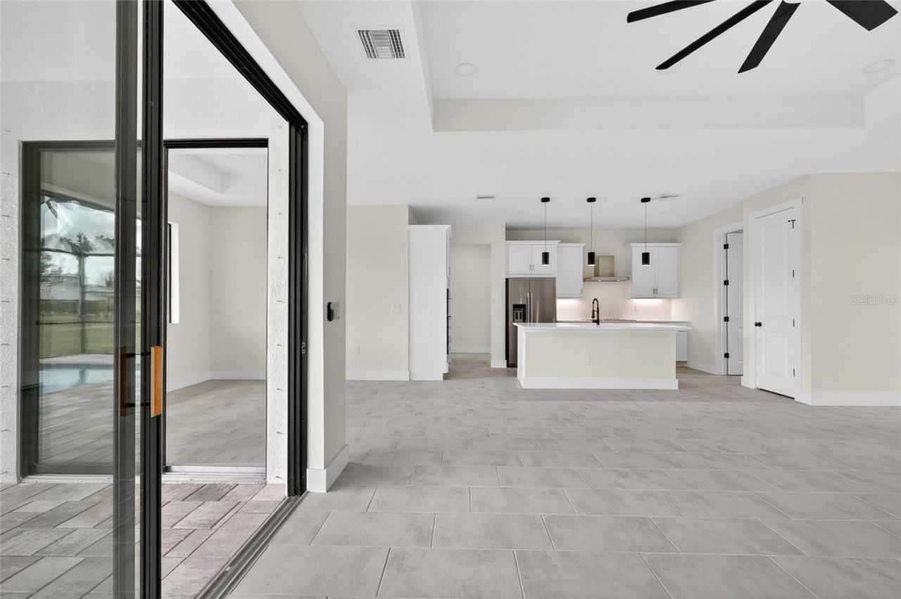 817 NW 38th Place, Cape Coral, FL 33993 Photo