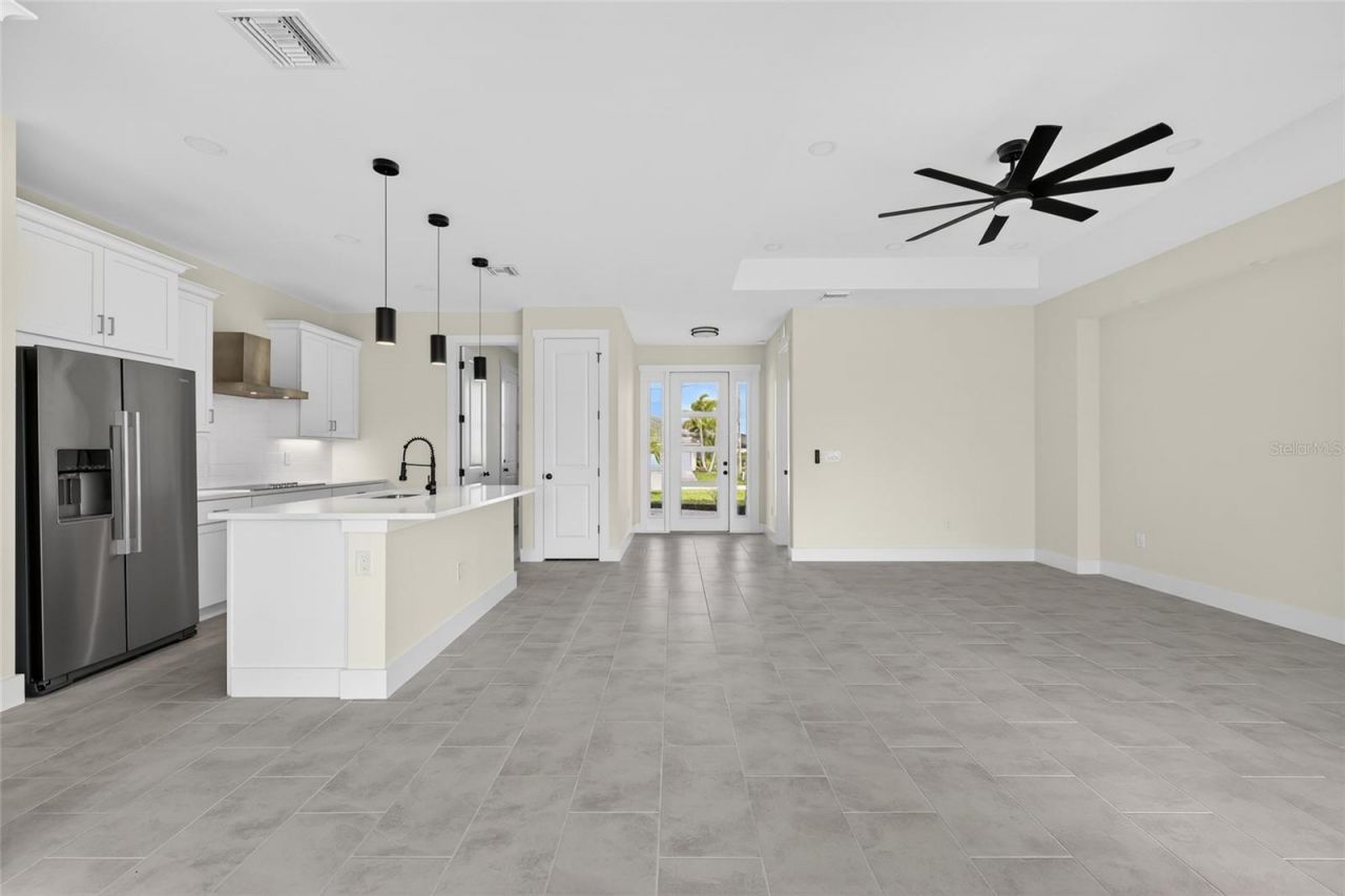 817 NW 38th Place, Cape Coral, FL 33993 Photo