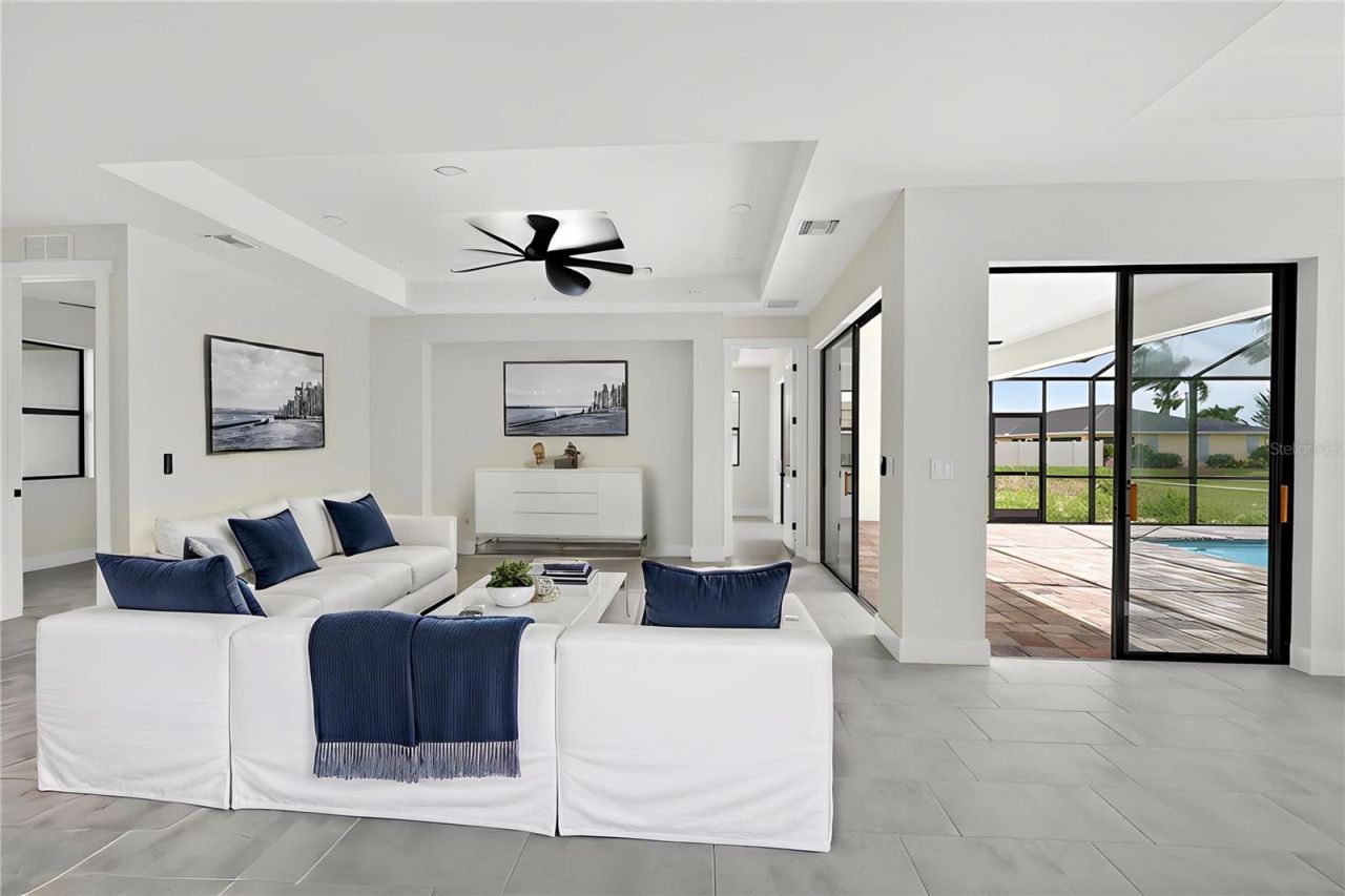 817 NW 38th Place, Cape Coral, FL 33993 Photo