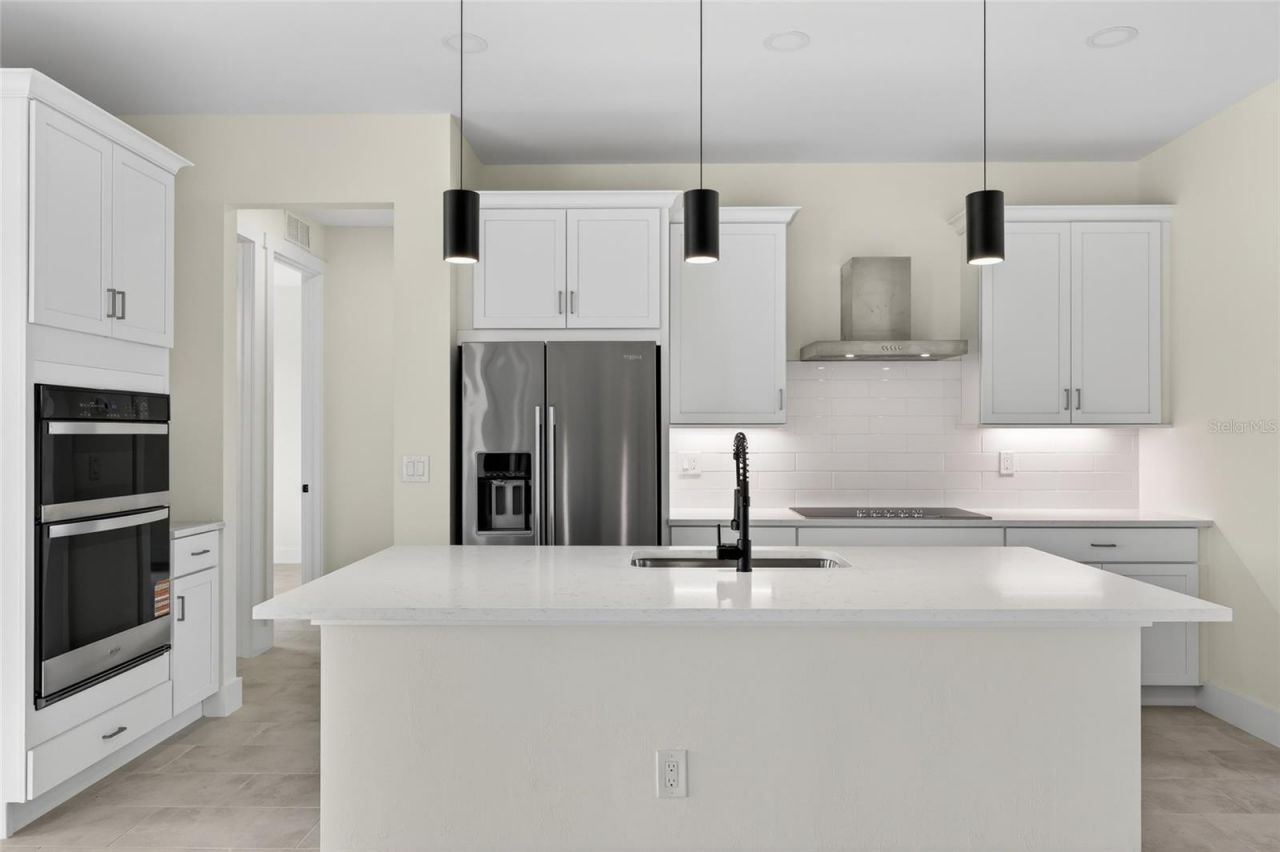 817 NW 38th Place, Cape Coral, FL 33993 Photo