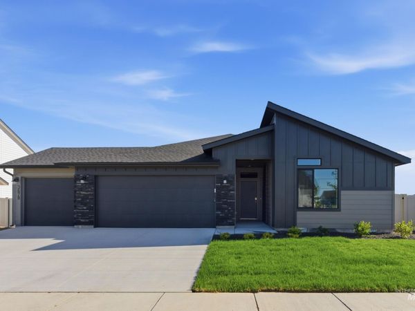 3678 E Jamestown Dr, Nampa, ID 83686