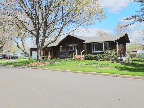 804 Valley View Drive, River Falls, WI 54022