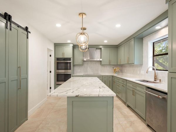 210 Waxwing DR, Buda, TX 78610