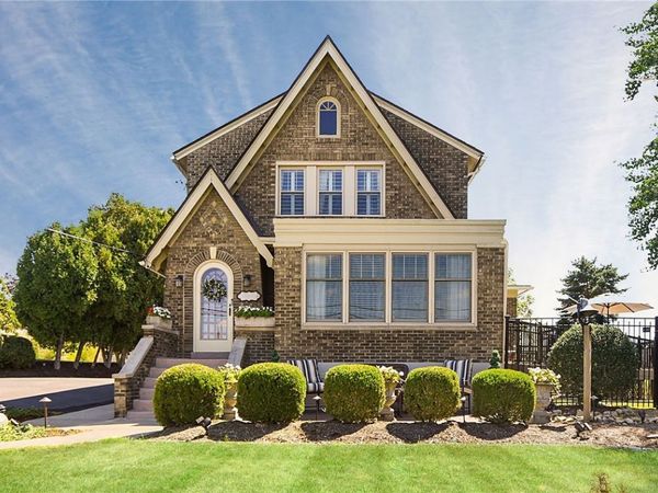 1138 Middle Rd, Glenshaw, PA 15116