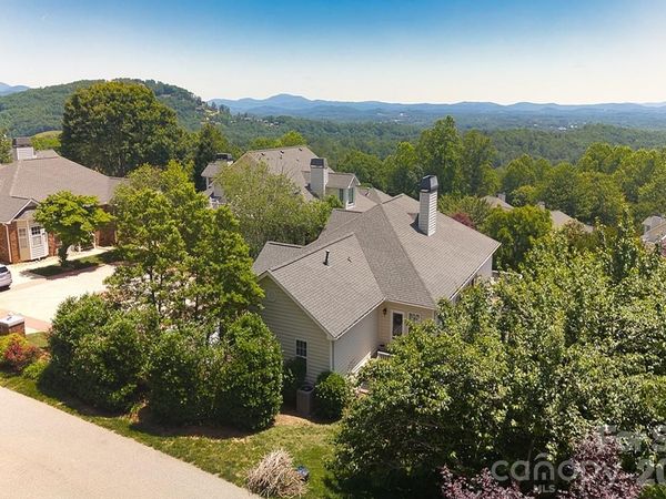 606 Carriage Commons Drive, Hendersonville, NC 28791