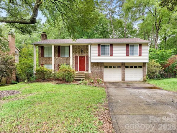 6534 Rollingridge Drive , Charlotte, NC 28211