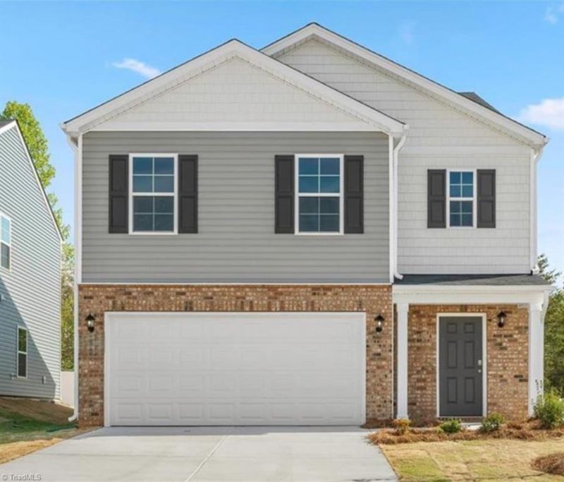 206 Beechwood Circle, Thomasville, NC 27360 Main Photo
