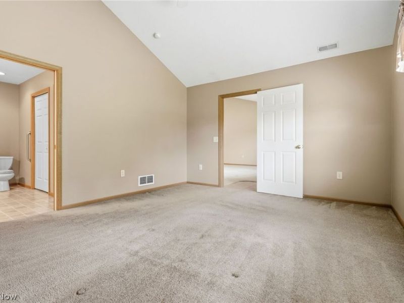 8717 Dublin Ridge Circle NW, Massillon, OH 44646 Photo 11
