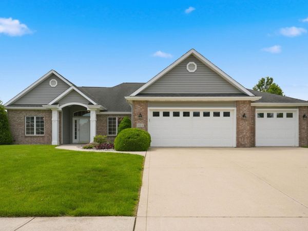 1924 Medina Cove, Fort Wayne, IN 46845