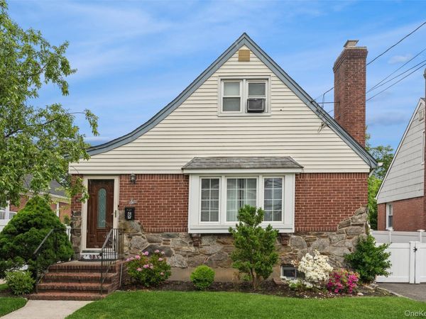 6 Jasper Street, Valley Stream, NY 11580