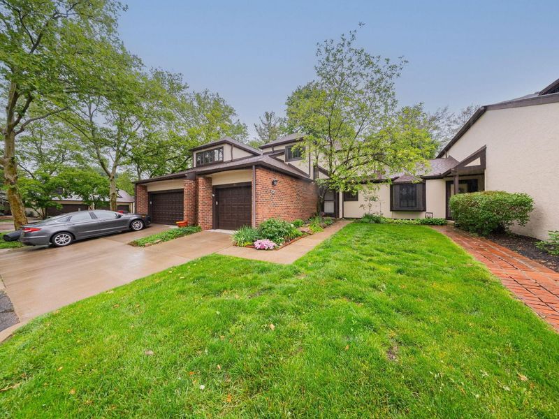 132 Saint Michelle Street, Unit 39B, Columbus, OH 43085 Photo 2