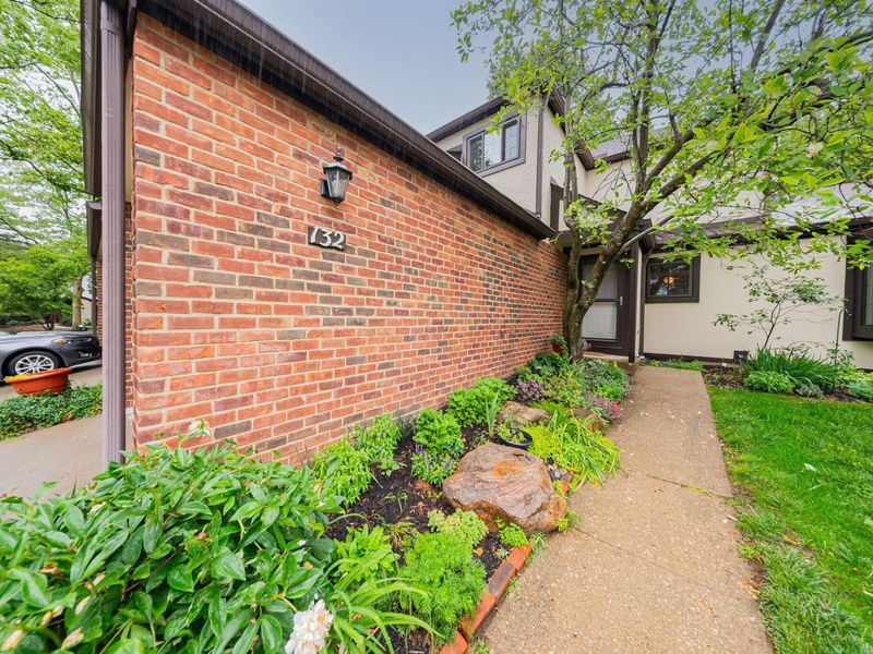 132 Saint Michelle Street, Unit 39B, Columbus, OH 43085 Photo 3