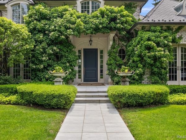 630 Vaughan Road, Bloomfield Hills, MI 48304