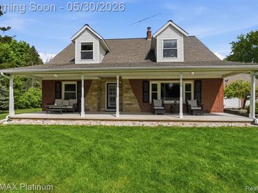 11025 Hamburg Road, Hamburg Twp, MI 48189
