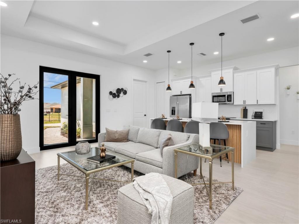 1505 NW 17th St, Cape Coral, FL 33993 Photo