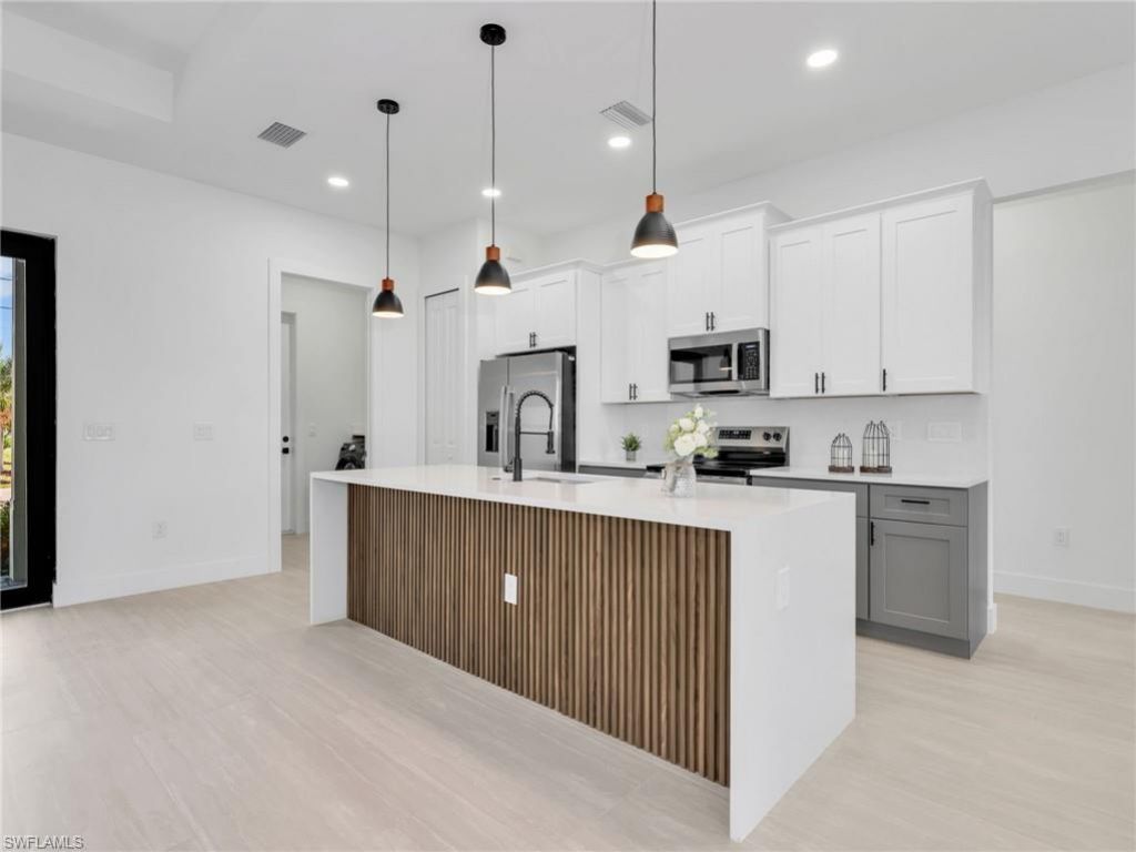1505 NW 17th St, Cape Coral, FL 33993 Photo