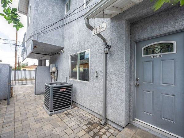 6719 1/2 Vineland, North Hollywood, CA 91606
