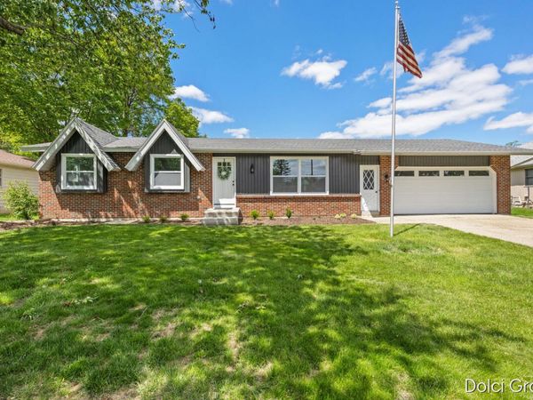 4161 Kings Row Court NW, Grand Rapids, MI 49534