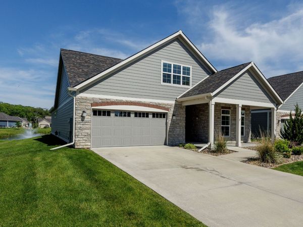 908 S 100th Street, West Des Moines, IA 50266