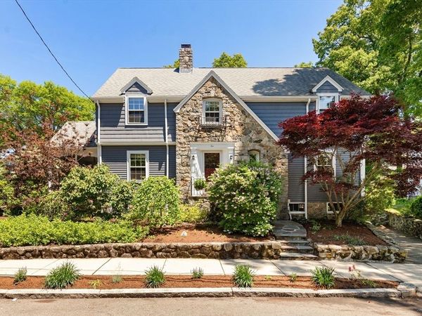 10 Hillsdale Rd, Arlington, MA 02476