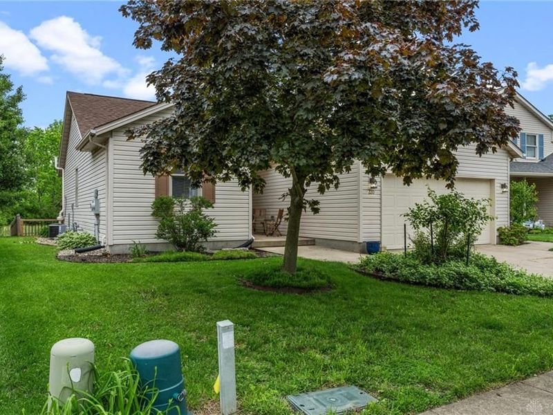 220 McDaniels Lane, Springboro, OH 45066 Photo 3