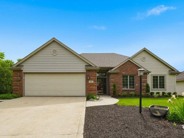 921 Autumn Ridge Lane, Fort Wayne, IN 46804