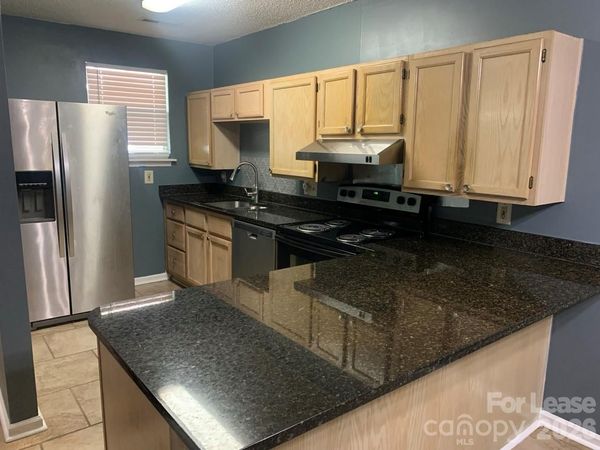 216 W Statesville Avenue , Mooresville, NC 28115