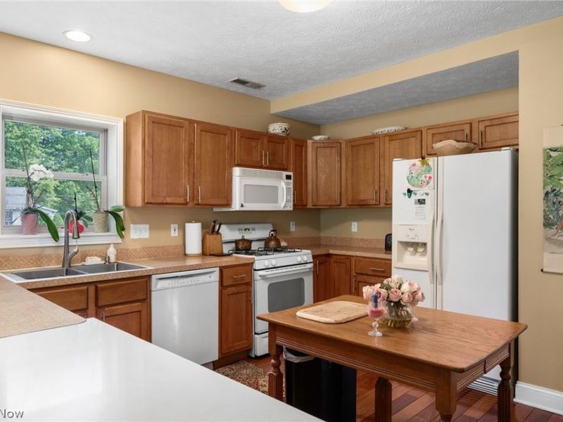 6560 Barton Road, North Olmsted, OH 44070 Photo 13