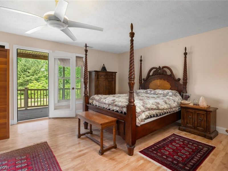 6560 Barton Road, North Olmsted, OH 44070 Photo 18