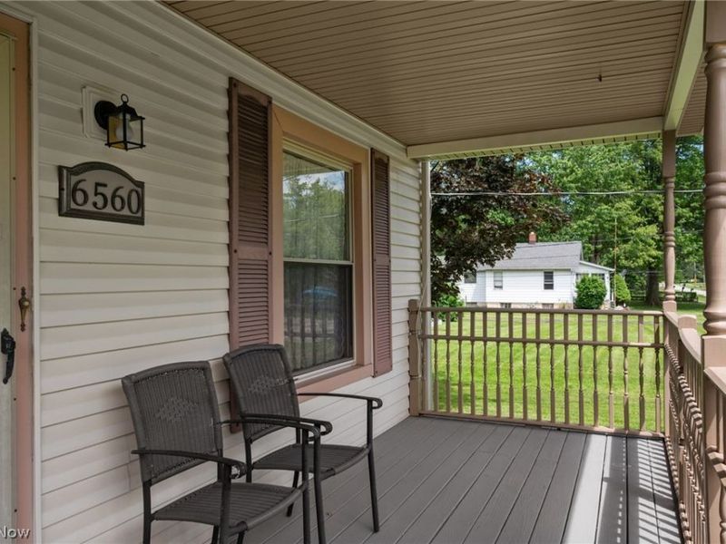 6560 Barton Road, North Olmsted, OH 44070 Photo 2