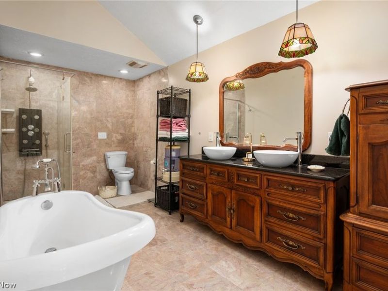 6560 Barton Road, North Olmsted, OH 44070 Photo 22