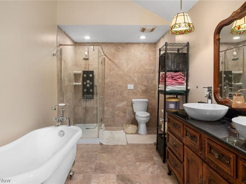 6560 Barton Road, North Olmsted, OH 44070 Photo 24