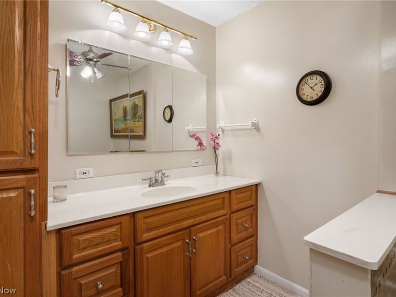 6560 Barton Road, North Olmsted, OH 44070 Photo 32