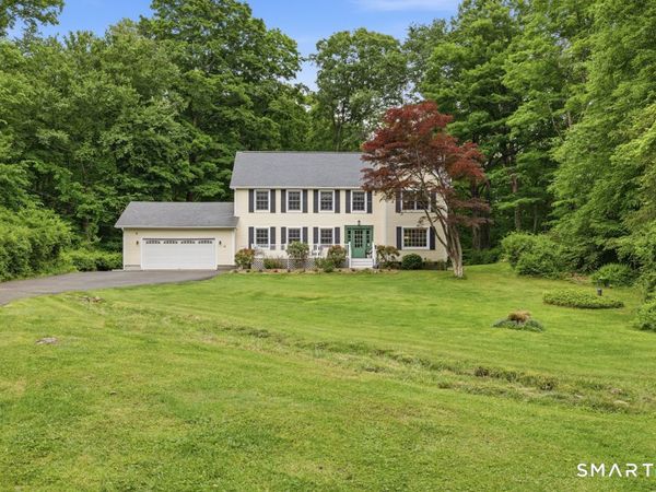 76 Pocahontas, Redding, CT 06896