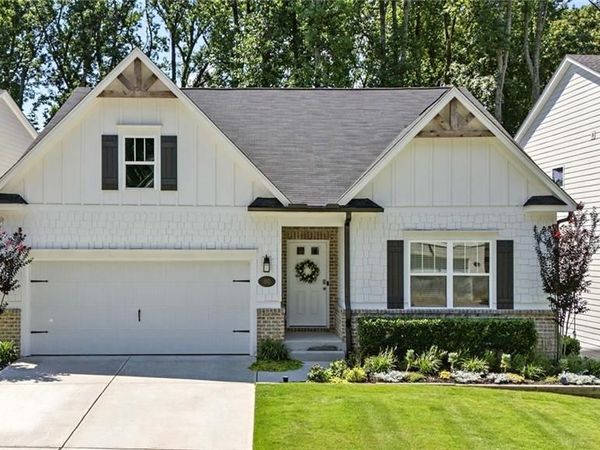 160 Crest Brooke Drive , Holly Springs, GA 30115