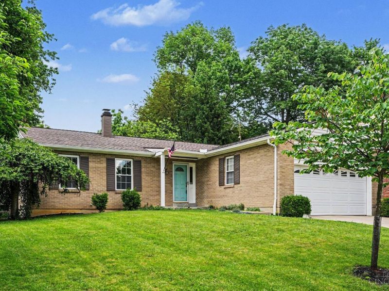 8496 Coran Drive, Anderson Twp, OH 45255 Photo 2