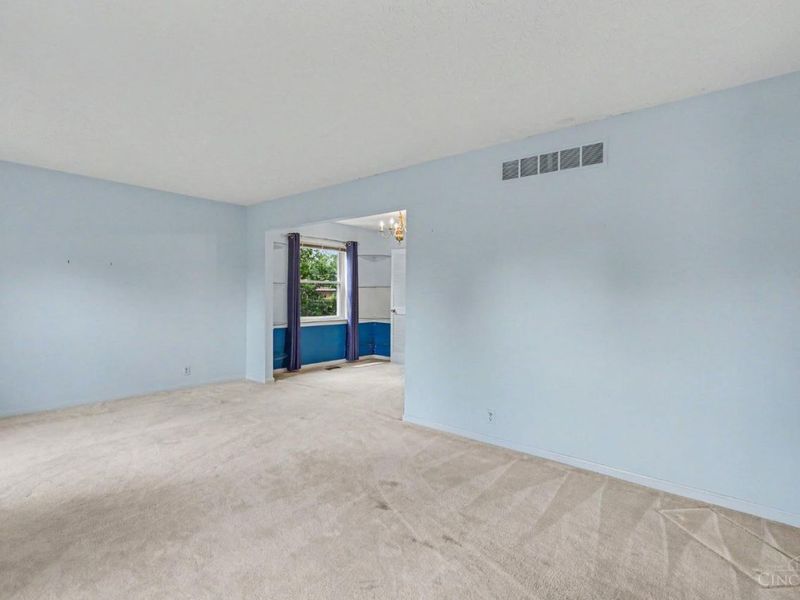8496 Coran Drive, Anderson Twp, OH 45255 Photo 7