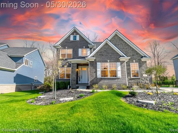 375 Amelia Circle, South Lyon, MI 48178