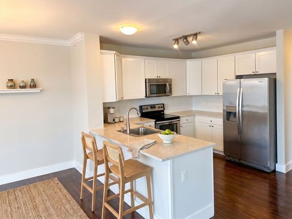 978 Worcester, Unit 310, Wellesley, MA 02482