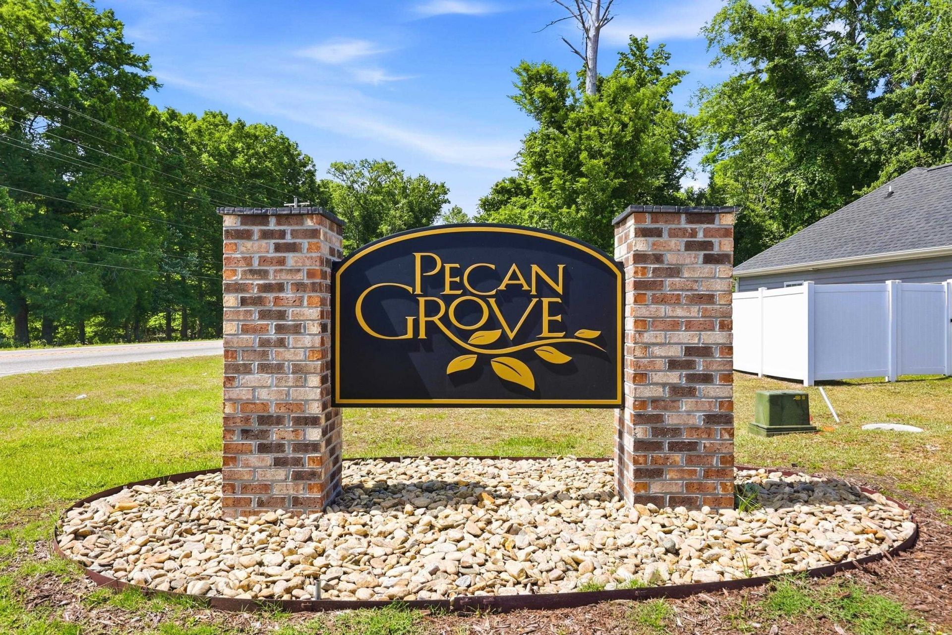 1037 Pecan Grove Blvd. Photo 2
