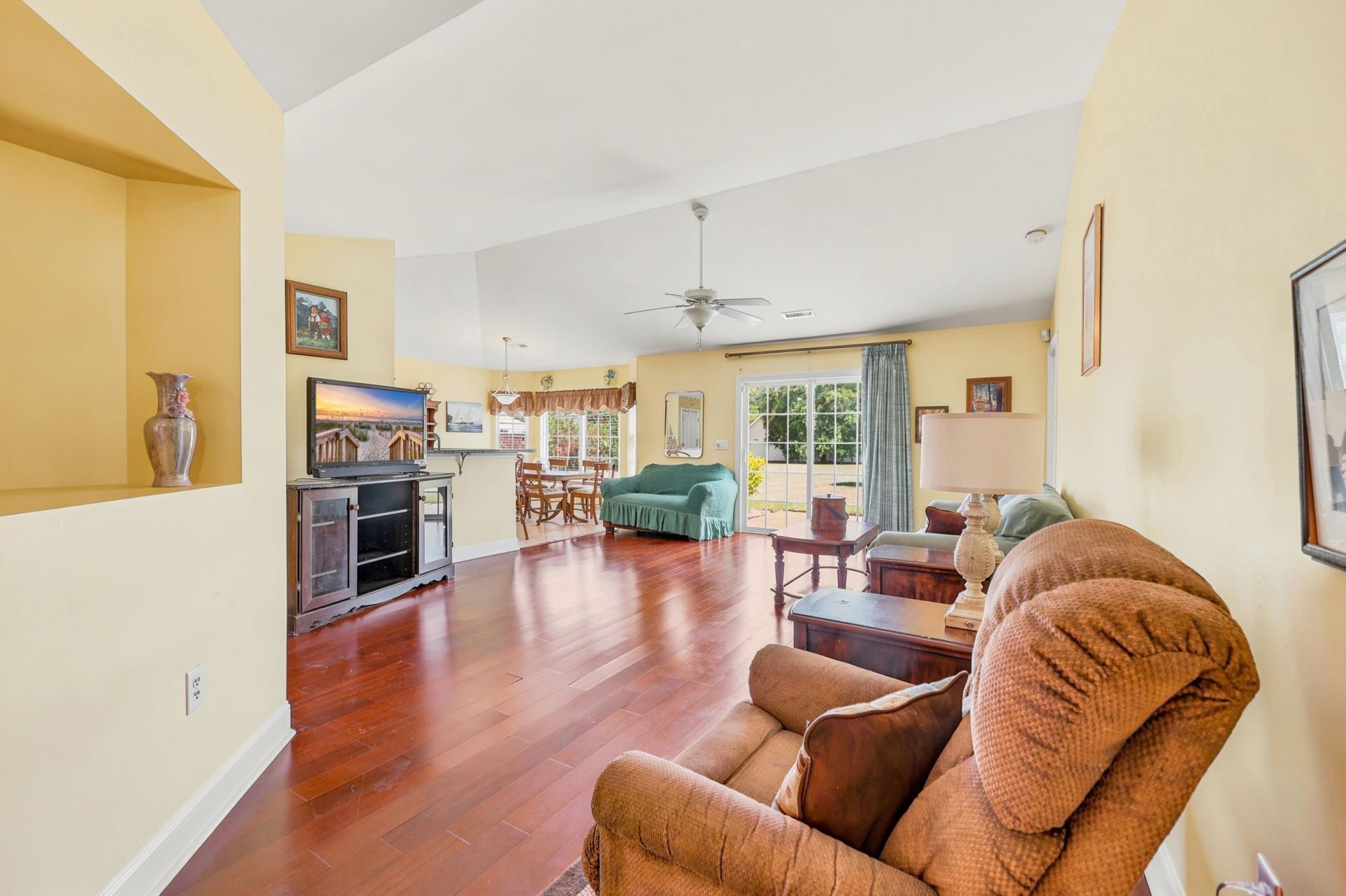 1037 Pecan Grove Blvd.  Photo 7