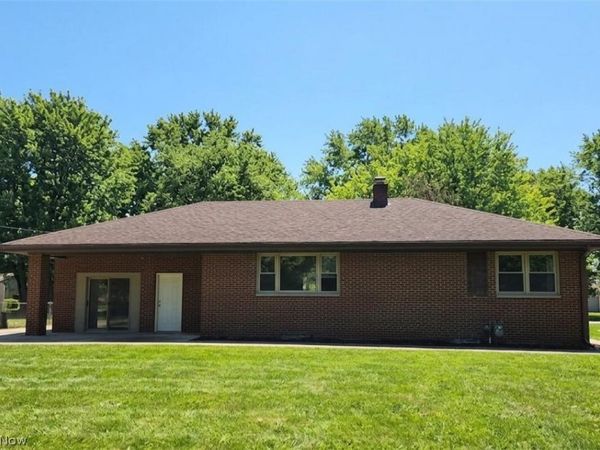 1815 Grantwood Drive , Parma, OH 44134